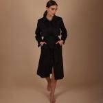 معطف نسائي قصير يبرز القوام بأسلوب أنيق جيوب أمامية عملية وأناقة