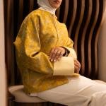 سترة نسائية أنيقة بياقة مندرين مطرزة بالزهور