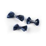 مشبك الشعر الفاخر من الساتان يتميز بتفاصيل متألقة من الكريستال والأحجار اللامعة