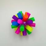 كرة قفز بأشواك بألوان قوس قزح