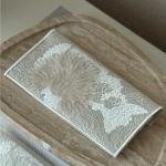 ظرف قماش مطرز – زهرة الأقحوان بدرجات التوفي