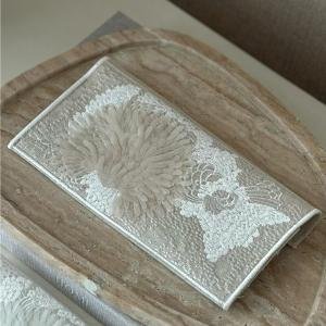 ظرف قماش مطرز – زهرة الأقحوان بدرجات التوفي