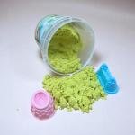 مجموعة بناء القلعة الرملية السحرية طقم لعب بالرمل مع أشكال مصبوبة في وعاء تخزين