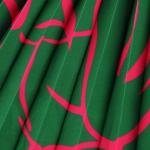 فستان لف بكسرات مزود بحزام ونقشة أوراق وياقة نوتش