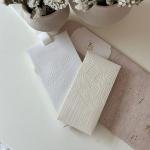 طقم أظرف ورقية منقوشة – تصميم نباتي دقيق