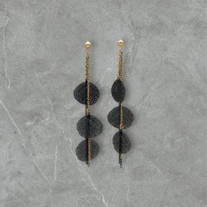 أقراط متدلية على شكل أوراق شجر سوداء تصميم بوهو