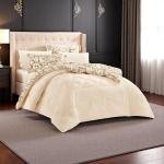 طقم لحاف مورا إسبانيا "آيفوري بلوم" – 6 قطع بتصميم زهور مزدوج الوجه ومبطن (مجموعة دافني)