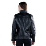 جاكيت نسائي من الجلد فاخر مبطن أنيق بلمسة جريئة