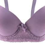 حمالة صدر ناعمة مع قوس من الدانتيل في المنتصف، وشريط سفلي مكشكش قابل للتمدد، وأشرطة قابلة للتعديل