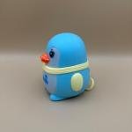 لعبة البطريق المتمايل القابل للشد مع وشاح