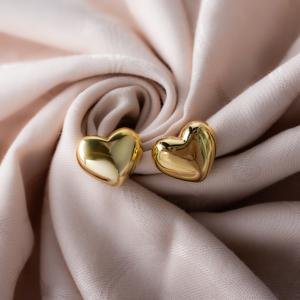 أقراط قلبية لامعة يدوية