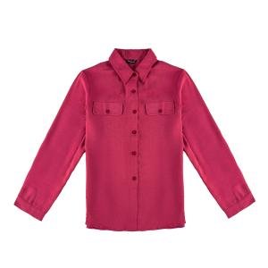 قميص فاخر بأزرار أمامية وجيوب مزدوجة وياقة كلاسيكية