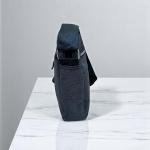 حقيبة ماسنجر رفيعة عبر الجسم من UrbanEdge