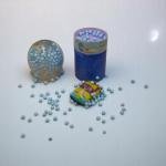 عجينة سلايم مع لعبة طائرة وخرز عائم في علبة كروية شفافة لعبة حسية للأطفال