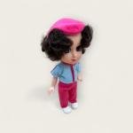 دمية ماي الفتاة الصغيرة بملابس تنكرية تنورة وردية وعصابة رأس الهدية المثالية للأطفال دمية قابلة للجمع وصديقة للعب