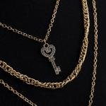 مجموعة قلائد ثلاثية الطبقات محبوسة في الحب تصميم راقي ومتعدد الطبقات