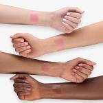 إيسنس إليكتريك جلو زيت الشفاه والخدود متغير اللون