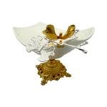 صينية فواكه وحلويات سيراميك مزينة بفراشة على قاعدة مزخرفة