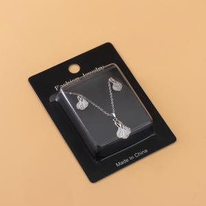 مجموعة مجوهرات أوراق الشجر الفضية تصميم أنيق وخالد