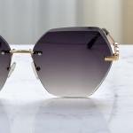 نظارة شمسية فاخرة بلا إطار بتصميم هندسي متدرج