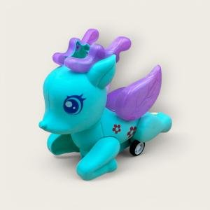 لعبة غزال خيالي بأجنحة وتاج وزهور وعجلات