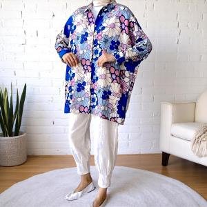 قميص واسع بأزرار بطبعة الأزهار