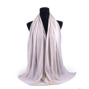 شيلة من الشيفون والقطن بحواف مطرزة بأناقة - كريمي