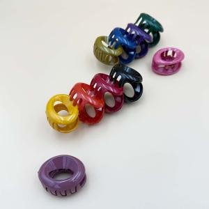 مشابك شعر بلاستيكية مستديرة ملونة مجموعة 12 قطعة قبضة مضادة للانزلاق خفيفة الوزن ومتينة