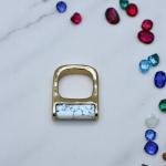 خاتم بارز بتفصيل أسطواني رخامي