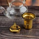 إبريق شاي زجاجي أنيق بمصفاة ذهبية ومقبض خشبي