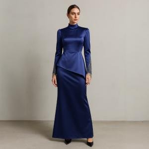 فستان ساتان نسائي ملكي برقبة عالية وتفاصيل خرز على الأكمام أناقة للمناسبات