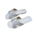 نعال مسطح مرصع بالأحجار الكريمة