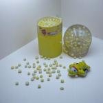 عجينة سلايم مع لعبة طائرة وخرز عائم في علبة كروية شفافة لعبة حسية للأطفال