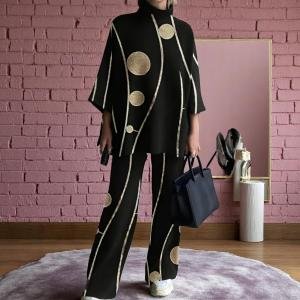 طقم تونك واسع وبنطال واسع بنقشة خطوط ونقاط هندسية