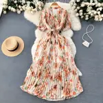 فستان ميدي بكسرات وحزام وأزرار أمامية وأكمام منفوخة بطابع الوردة الكلاسيكية