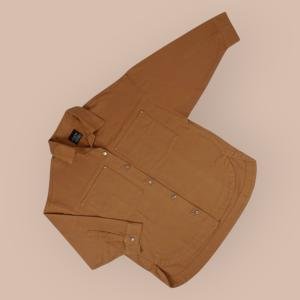 قميص نسائي بأزرار وجيبين أماميين