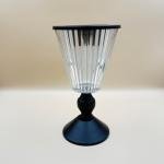 مبخرة أكريليك على شكل مخروطي مع جسم زجاجي مضلع